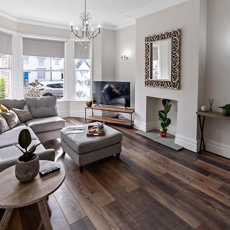 Newly Refurbed, Central Apartment With Free Parking And Hot Tub Lytham St Annes Zewnętrze zdjęcie