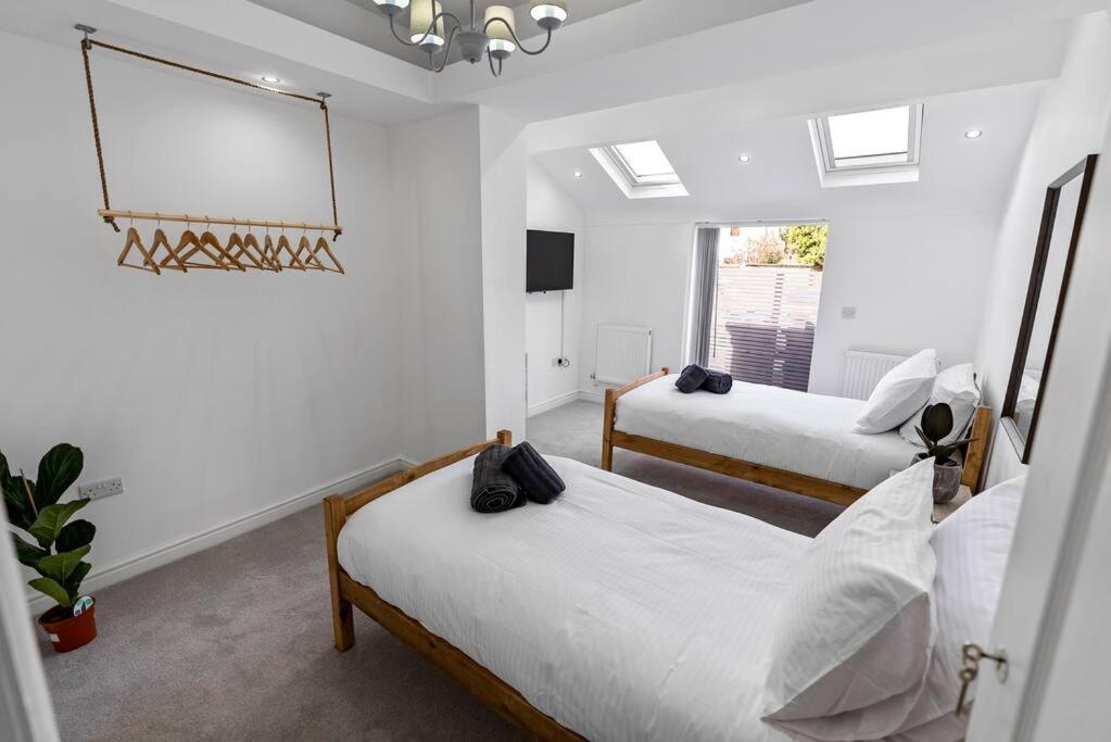 Newly Refurbed, Central Apartment With Free Parking And Hot Tub Lytham St Annes Zewnętrze zdjęcie